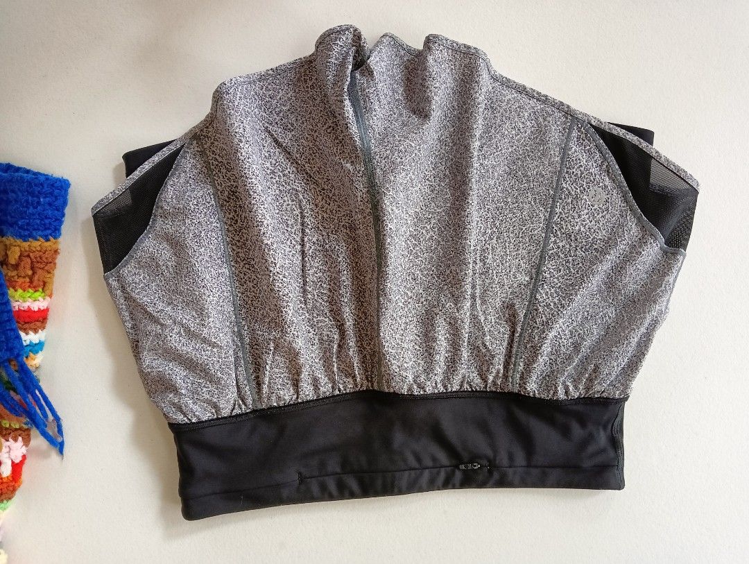 Lululemon Speed Up Short (Category: Activewear) located in Rizal. Submitted by timeless_shop (Listing ID 1468553986, Image 3). Description: ORIGINAL LULULEMON Speed Up Short - 6 *Meron cycling short inside * 📏 SIZE & FIT: - dot 6 - Size Fit: 26-28 Waistline - Width 13" inches Flat laid - Style: Speed Up Short - High Waist - meron short cycling sa loob 🧵 TELA: - Swift Fabric - Presko, Magaan, Stretchy, Mabilis matuyo ✨ - Pang running, gym, yoga,