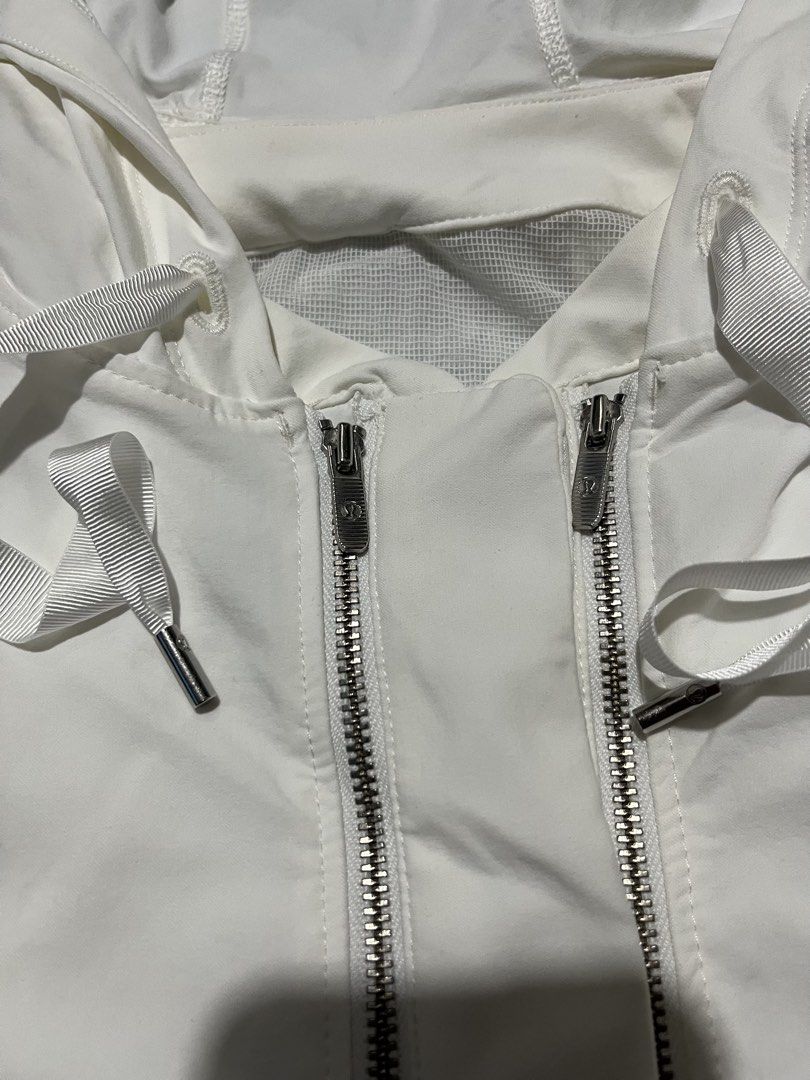 Lululemon Three-in-One Convertible Vest Jacket (Category: Coats, Jackets and Outerwear) located in Sasmuan (Sexmoan). Submitted by winterclothes.ph (Listing ID 1468522509, Image 3). Description: Lululemon Three-in-One Convertible Vest Jacket 8 on tag Width hoodie 20.5 Length hoodie 16 Width vest 19.5 Length vest 22 Excellent Condition Missing tags.