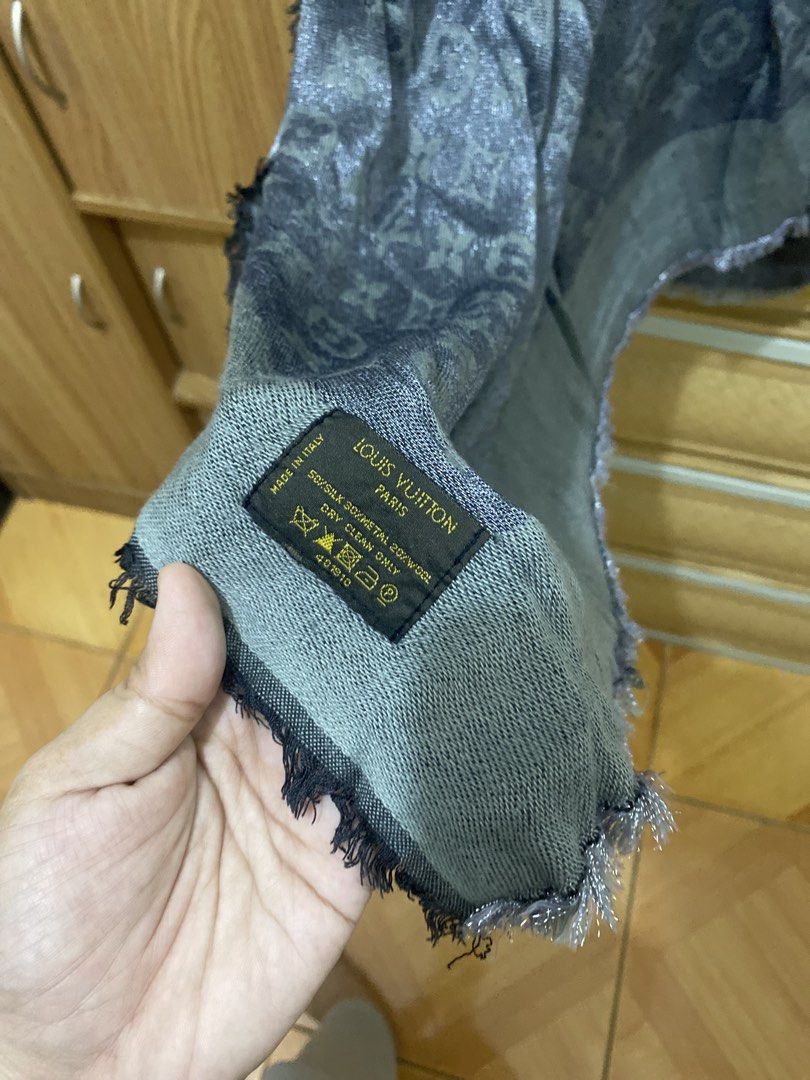 LV balabal (Category: Scarves) located in Pasig City. Submitted by avery4444 (Listing ID 1468705676, Image 2). Description: Super classy and mahabang balabal .