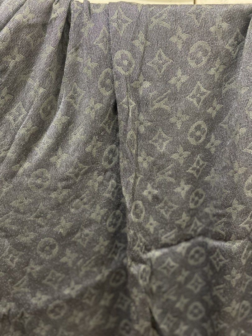 LV balabal (Category: Scarves) located in Pasig City. Submitted by avery4444 (Listing ID 1468705676, Image 3). Description: Super classy and mahabang balabal .