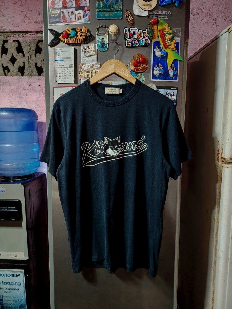 Maison Kitsuné Varsity Fox Tee (Category: Tshirts & Polo Shirts ) located in General Santos City (Dadiangas). Submitted by rafaelmir09800 (Listing ID 1468657097, Image 2). Description: WTS🥷 Maison Kitsune Varsity Fox Classic Tee🦊 - Size Small on tag - Dimensions 19.5x27 - Navy Blue Color - Color Rate 9.9/10 - As New Condition - No Issues -🏷750+SF Location: General Santos City, 9500..