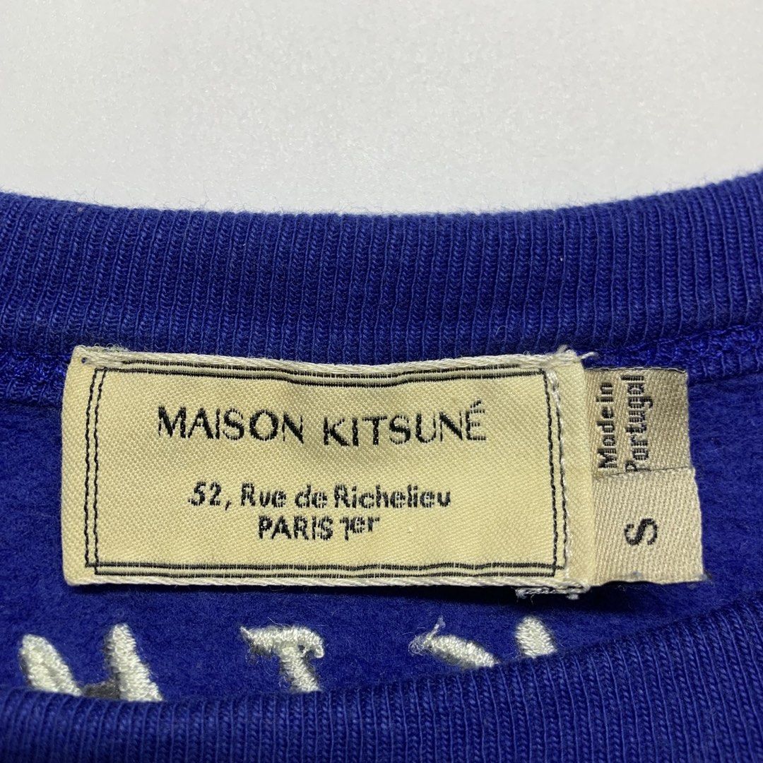 MAISON KITSUNE - Sweatshirt (Category: Coats, Jackets and Outerwear) located in Manila. Submitted by shottas_21 (Listing ID 1468519912, Image 3). Description: MAISON KITSUNE - Sweatshirt SIZE - Small CONDITION - 9/10 Made in Portugal 100% Cotton CHEST - 21” LENGTH - 25” SHOULDERS - 19” SLEEVE - 27.5” HEM - 21”.