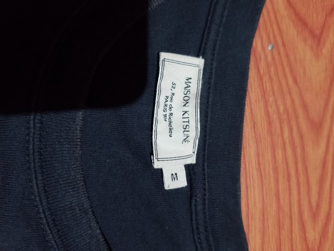 Maison Kitsune Double Fox Head Patch T-Shirt Dark Grey (Category: Tshirts & Polo Shirts ) located in Cavite. Submitted by marvzclothing (Listing ID 1468710817, Image 2). Description: - Brand: Maison Kitsuné - Style: Double Fox Head Patch Tee - Color: Dark Grey - Size: M - Material: 100% Cotton - Measurements: ~29" length, ~21" chest - Condition: Authentic and great for everyday wear.
