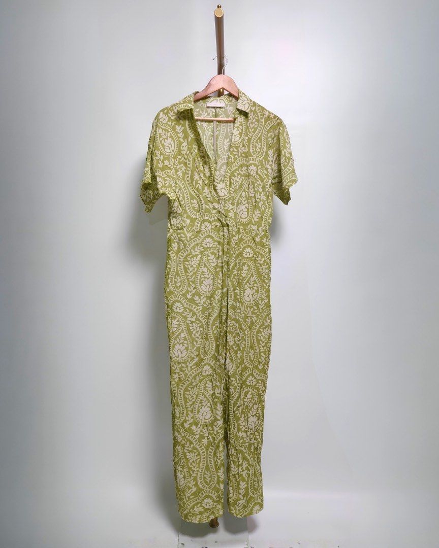 Mango Jumpsuit (Category: Jumpsuits) located in Paranaque City. Submitted by closetclub308 (Listing ID 1468538793, Image 3). Description: Mango Jumpsuit Size: Large Best fits medium to large frame.