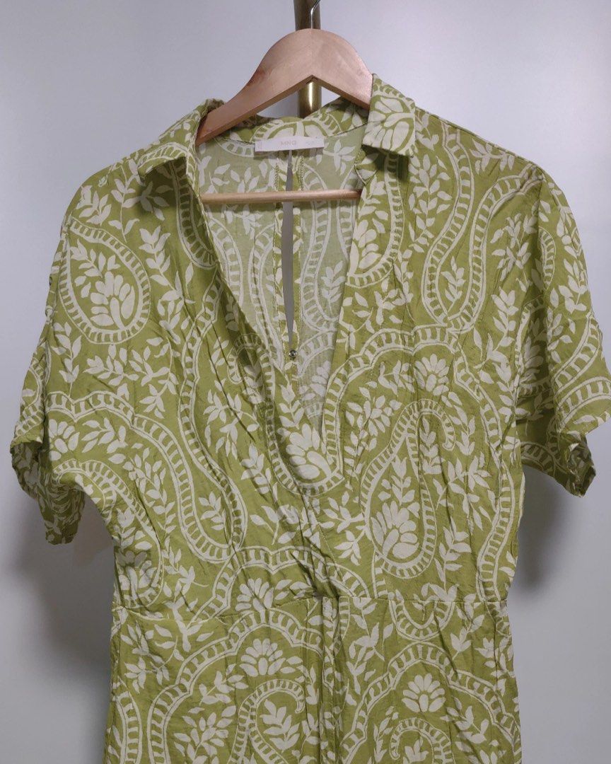 Mango Jumpsuit (Category: Jumpsuits) located in Paranaque City. Submitted by closetclub308 (Listing ID 1468538793, Image 2). Description: Mango Jumpsuit Size: Large Best fits medium to large frame.