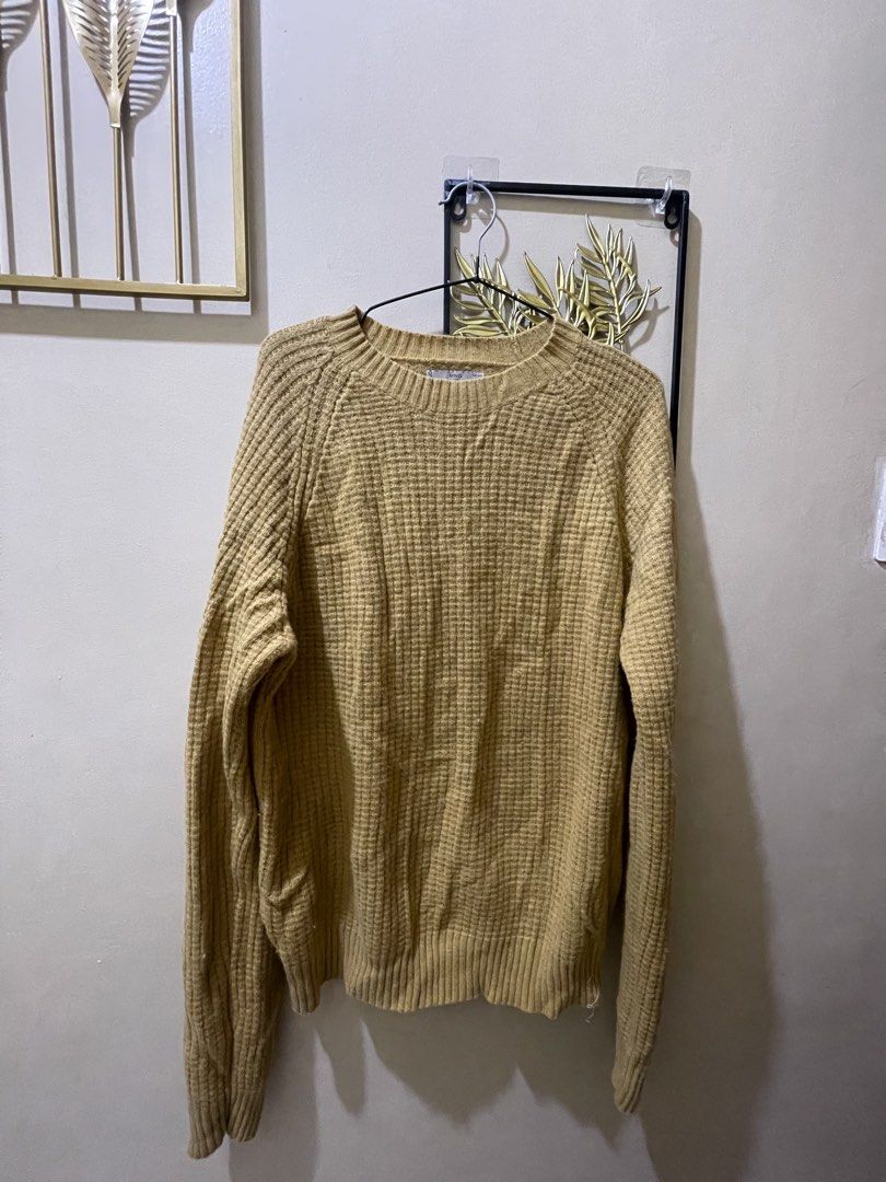 MANGO MAN MUSTARD SWEATER (Category: Hoodies) located in Pasay City. Submitted by markmyluxuryph (Listing ID 1468636660, Image 1). Description: MANGO MAN MUSTARD SWEATER Preloved Dimes: 22 x 28 inches Needs washing only ₱650 + SF No return or exchange is allowed; mine if you are 100% sure. #MarkMyLuxuryPH DISCLAIMER: Mark MyLuxuryPH is not affiliated with any of the brands featured on our page. All copyrights belong to the original brand holder..
