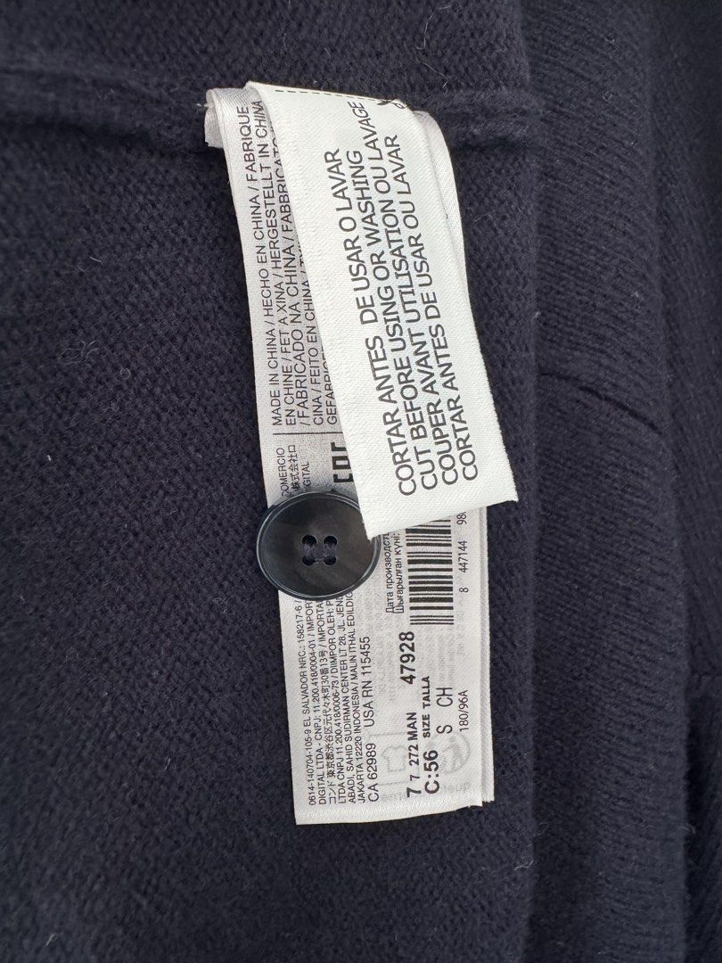 Mango Rib-Knit Wool Cardigan – Dark Navy, Size Small (Category: Coats, Jackets and Outerwear) located in Pasay City. Submitted by youngchow2026 (Listing ID 1468500899, Image 3). Description: 2k Condition: 9.9/10 (Fitted only, never worn or washed) Size: Small Color: Dark Navy Style Ref: 77047928 Bought from: MANGO MAN Online (Receipt available) RFS: Impulse buy. Ended up not wearing it. Available as long as posted. Location: North Caloocan .