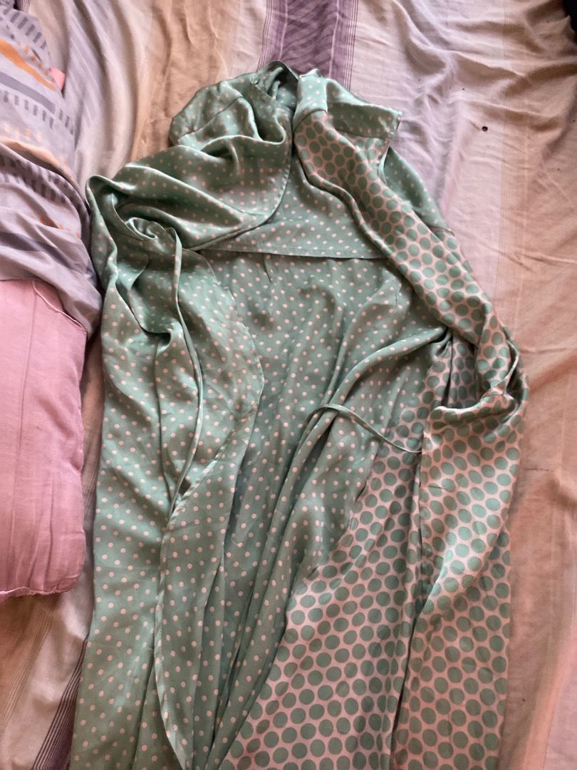 Mango Satin Silk Dress (Category: Dresses) located in Manila. Submitted by franzboots95 (Listing ID 1468551278, Image 1). Description: .