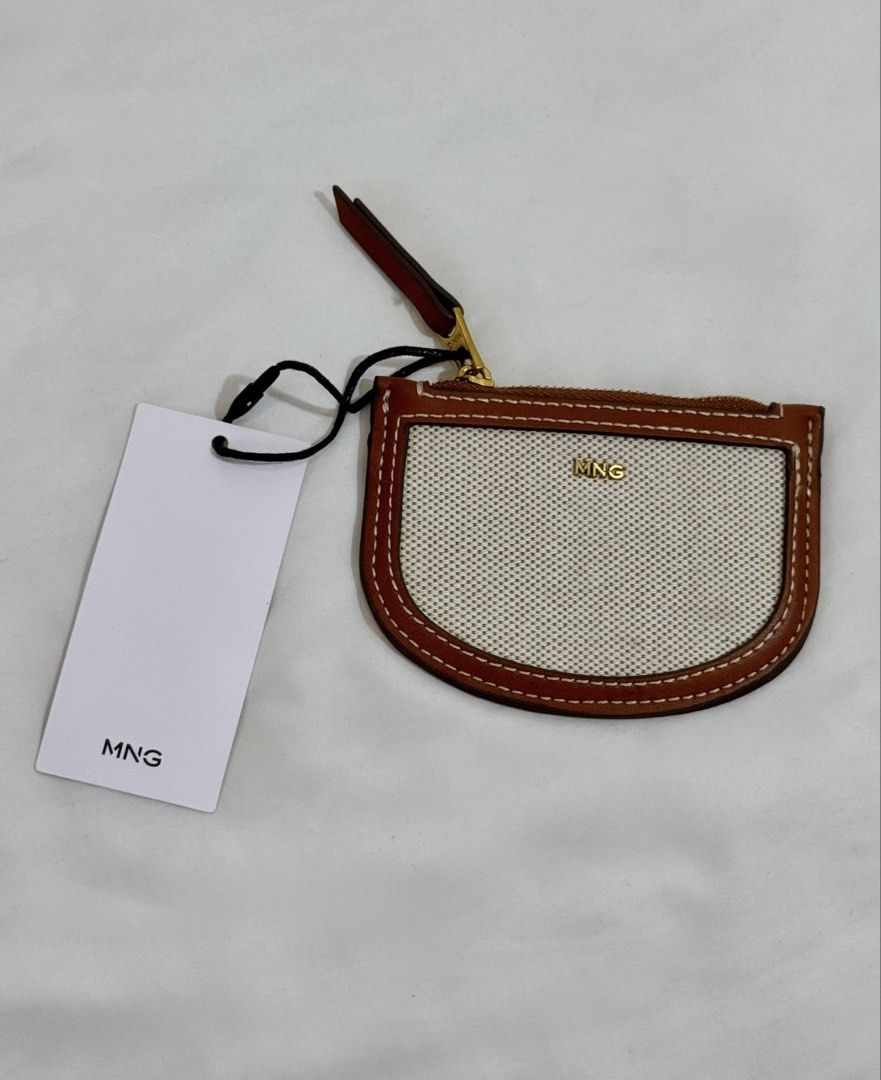 Mango Wallet (Category: Wallets & Card holders) located in Quezon City. Submitted by shopper_xoxo (Listing ID 1468513325, Image 1). Description: Brand new with tag 😊 📦 From Zara Japan 🚚 On hand and ready to ship MOP: GCash and BPI Shipping starts at ₱65 only ✨ .