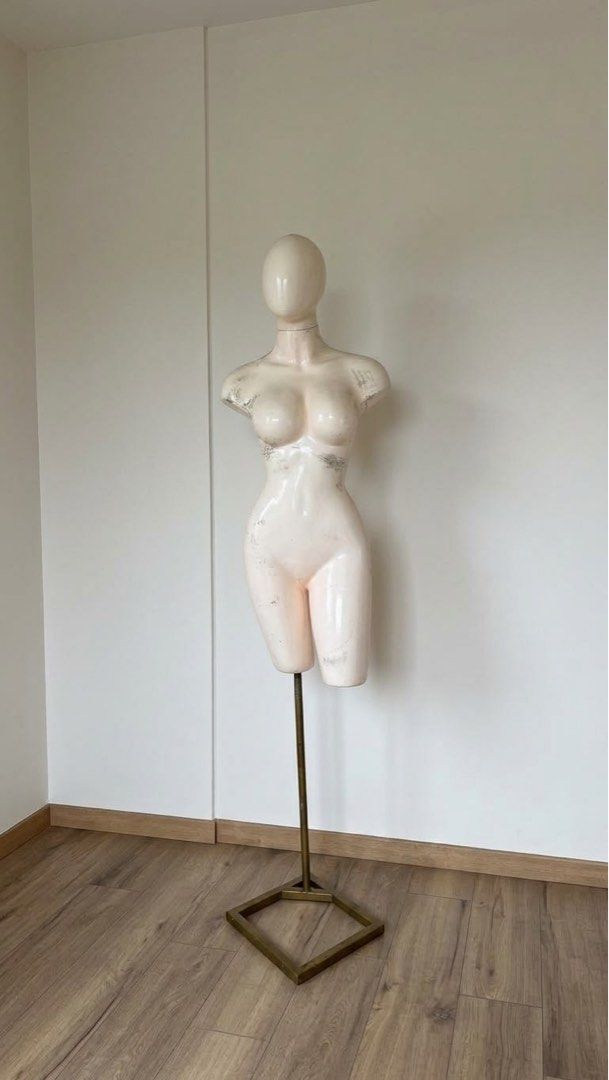 Mannequin Fiberglass (Category: Other Home Decor) located in Cavite. Submitted by nezaph (Listing ID 1468537003, Image 1). Description: .