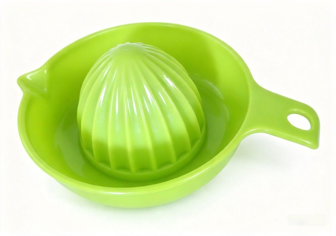 Manual Citrus Juicer (Category: Cookware & Accessories) located in Bulacan. Submitted by gjeen (Listing ID 1468545320, Image 1). Description: BPA-free plastic big size.