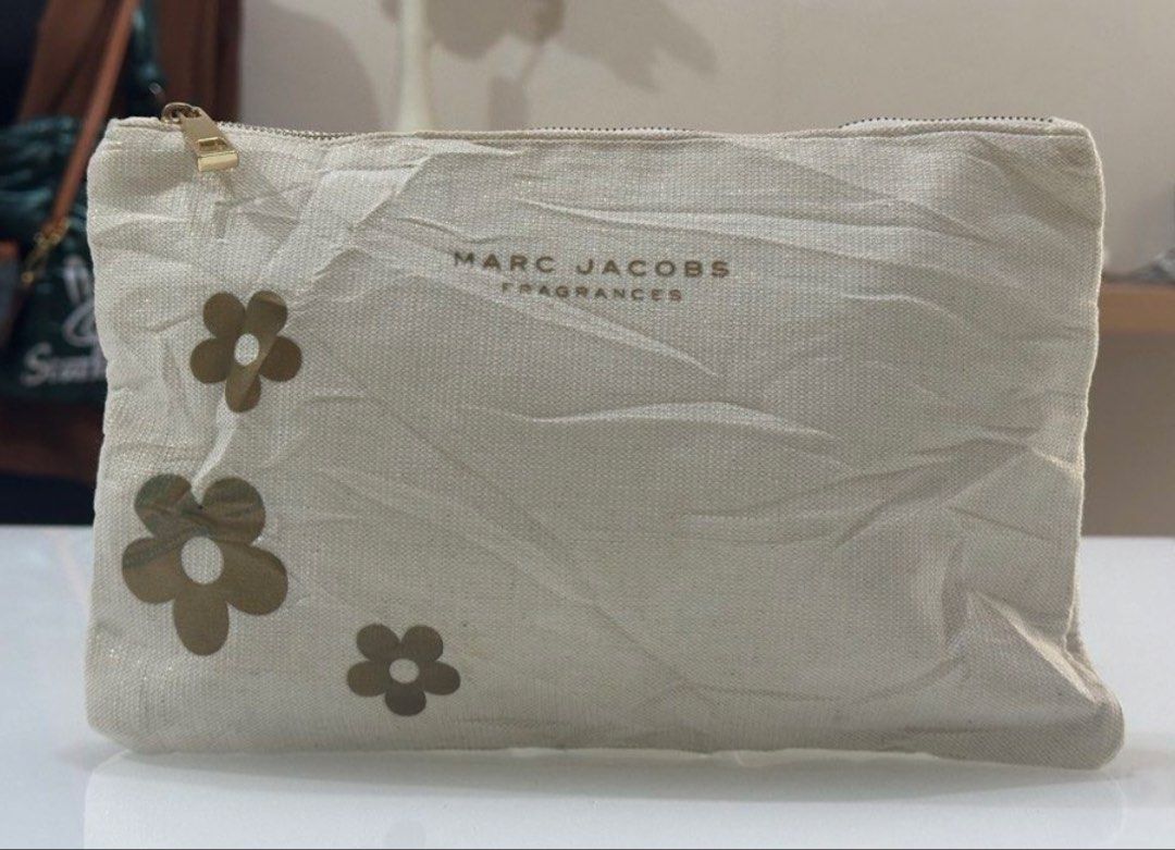 Marc Jacobs (Category: Announcements) located in Panabo. Submitted by joyfulfindss (Listing ID 1468528251, Image 2). Description: Looks new/excellent Condition.