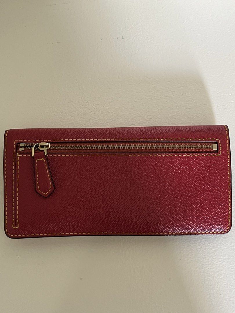 Marc Jacobs Wallet (Category: Wallets & Card holders) located in Manila. Submitted by irish_closet (Listing ID 1468548488, Image 2). Description: - Good as new, barely used.
