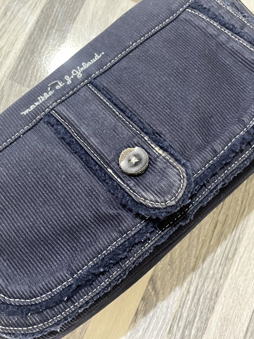 Marithe Francoise Girbaud Hologram Denim Shoulder Bag (Category: Shoulder Bags) located in General Santos City (Dadiangas). Submitted by mschic309 (Listing ID 1468506601, Image 2). Description: Authentic Marithe Francoise Girbaud Issue on button (crack shown on pic) only NO COD|PAYMENT FIRST.