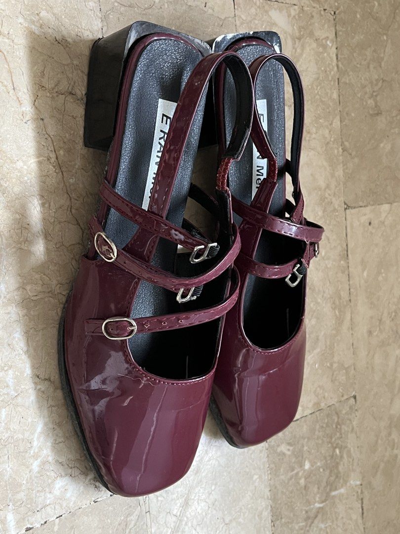 Maroon Sandals (Category: Sandals) located in Quezon City. Submitted by hellochantal (Listing ID 1468515360, Image 2). Description: - Size 39 (9) - Can fit size 8-10.