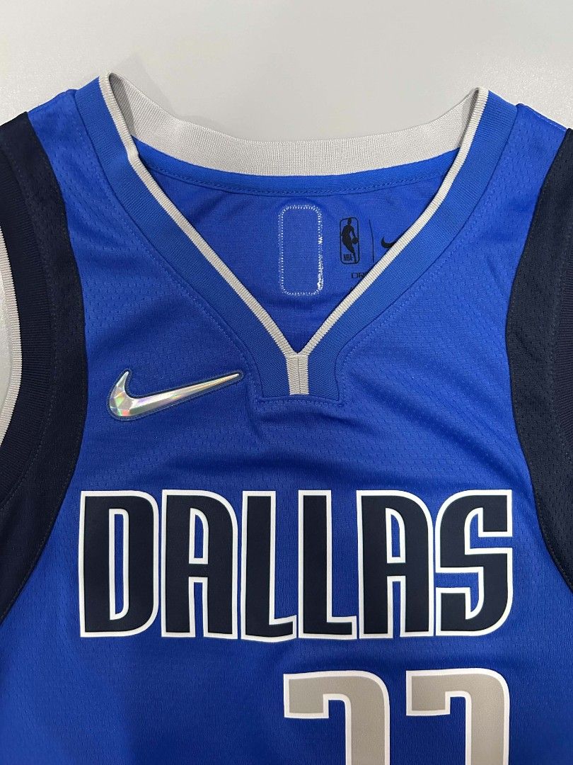 Mavs jersey doncic nike (Category: Activewear) located in Santa Rosa. Submitted by _ba_mo_si_ (Listing ID 1468520400, Image 3). Description: 20 width 29 length 30 back Plus sf Dm.