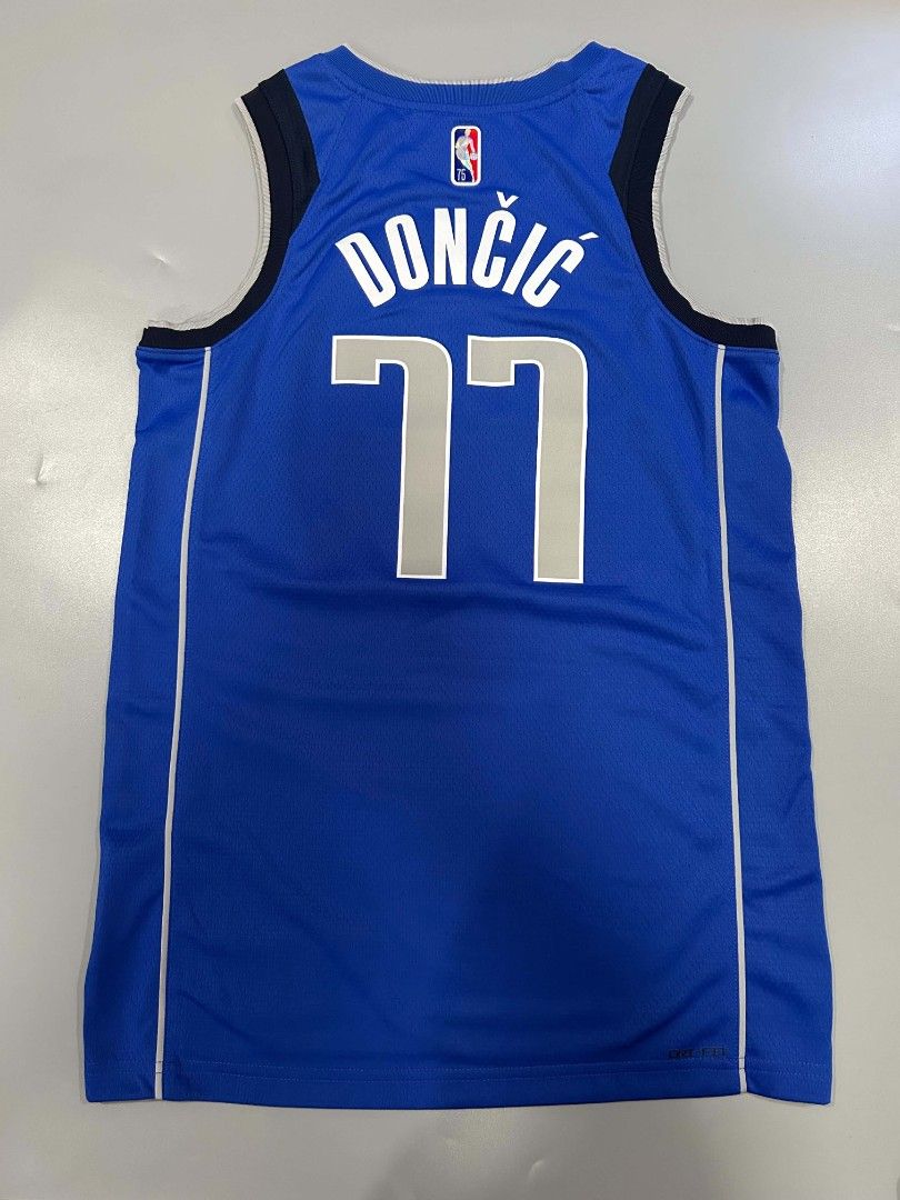Mavs jersey doncic nike (Category: Activewear) located in Santa Rosa. Submitted by _ba_mo_si_ (Listing ID 1468520400, Image 2). Description: 20 width 29 length 30 back Plus sf Dm.