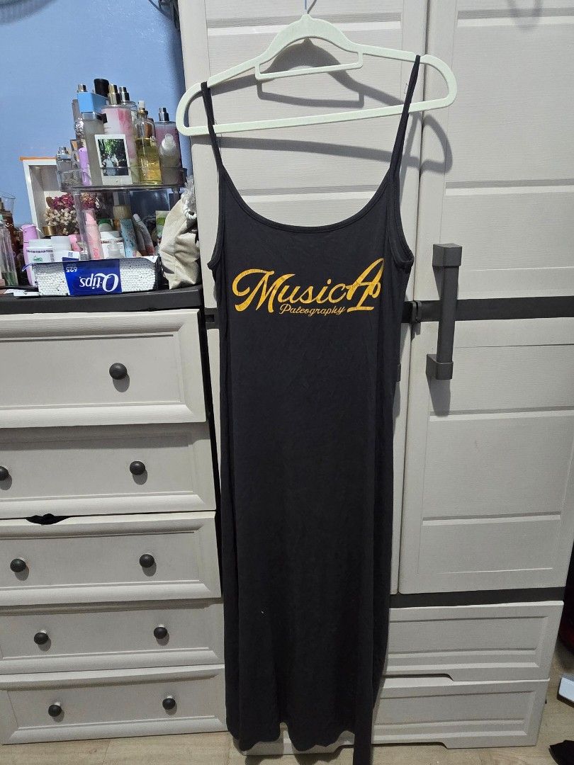 Maxi Cotton Vintage Dress (Category: Dresses) located in Quezon City. Submitted by dinesaur (Listing ID 1468687887, Image 1). Description: super soft cotton stretch.