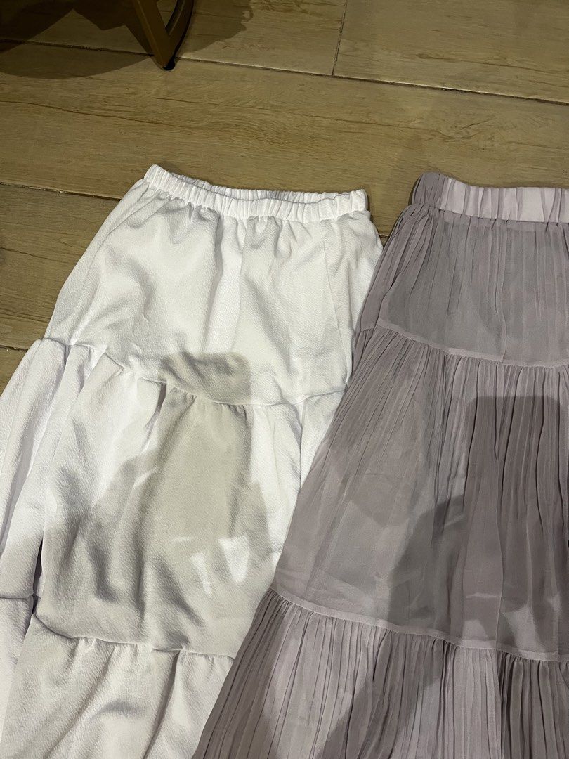 Maxi Skirt bundle (Category: Skirts) located in Manila. Submitted by caseyandreaa2 (Listing ID 1468657295, Image 2). Description: Brand: Thưn Va Size S-M, stretchy Length: Right: 30" | Left: 35" Pick up only Loc: BGC, Taguig, Metro Manila Book your own courier .
