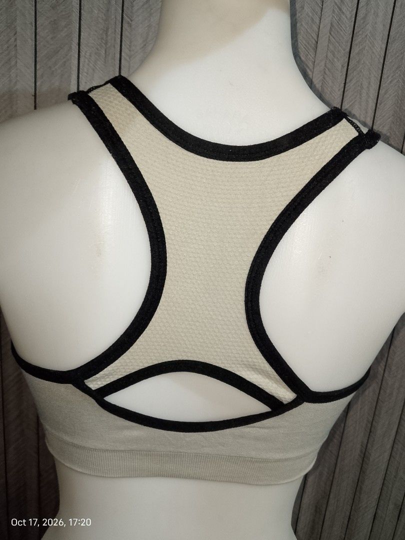 Medium to large sports bra pads (Category: Activewear) located in Manila. Submitted by truecrystal-1407 (Listing ID 1468589571, Image 3). Description: .