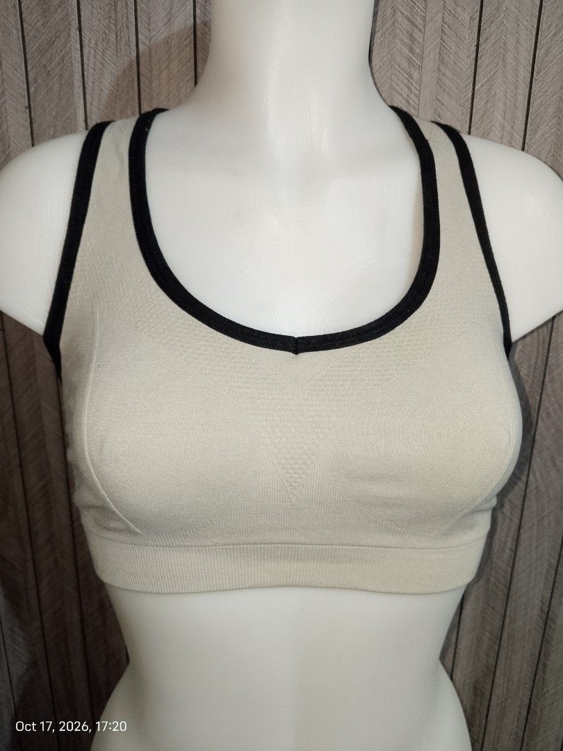 Medium to large sports bra pads (Category: Activewear) located in Manila. Submitted by truecrystal-1407 (Listing ID 1468589571, Image 1). Description: .