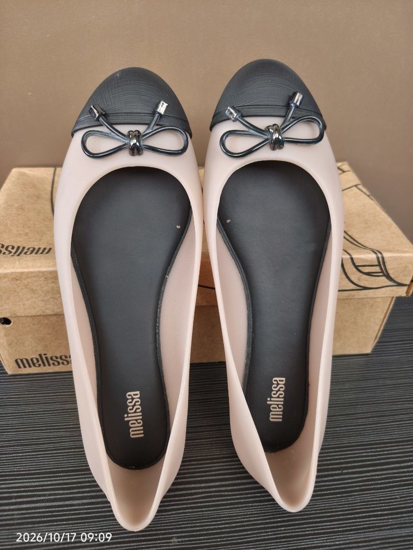 Melissa Doll V AD Brown/Black US 7 (Category: Flats & Sandals) located in Bulacan. Submitted by rheenm04 (Listing ID 1468506637, Image 1). Description: .