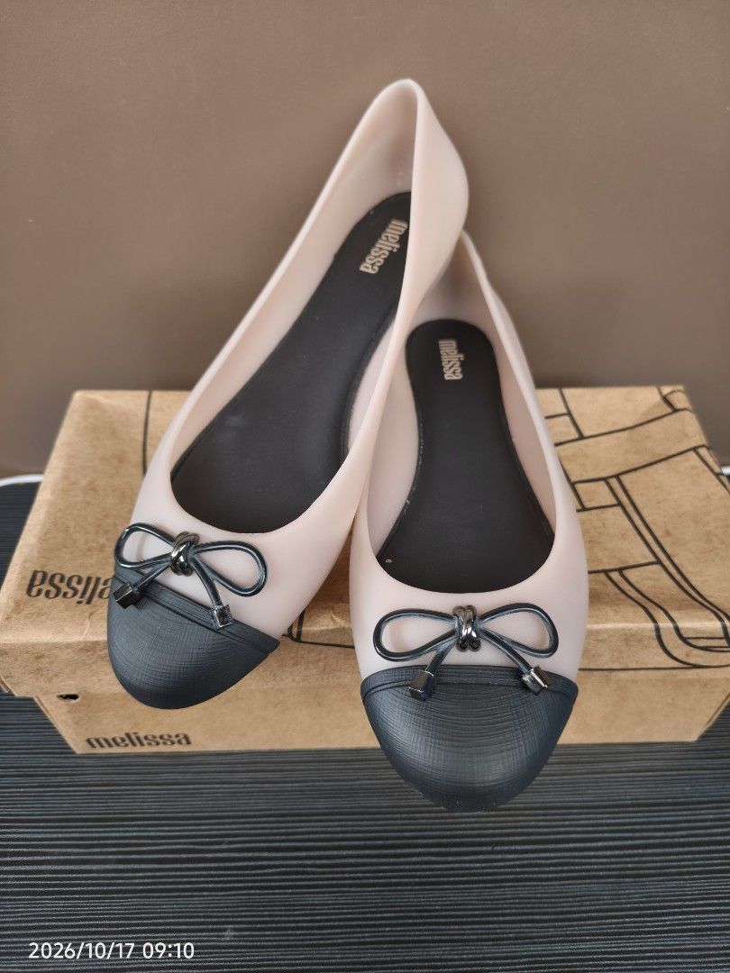 Melissa Doll V AD Brown/Black US 7 (Category: Flats & Sandals) located in Bulacan. Submitted by rheenm04 (Listing ID 1468506637, Image 2). Description: .