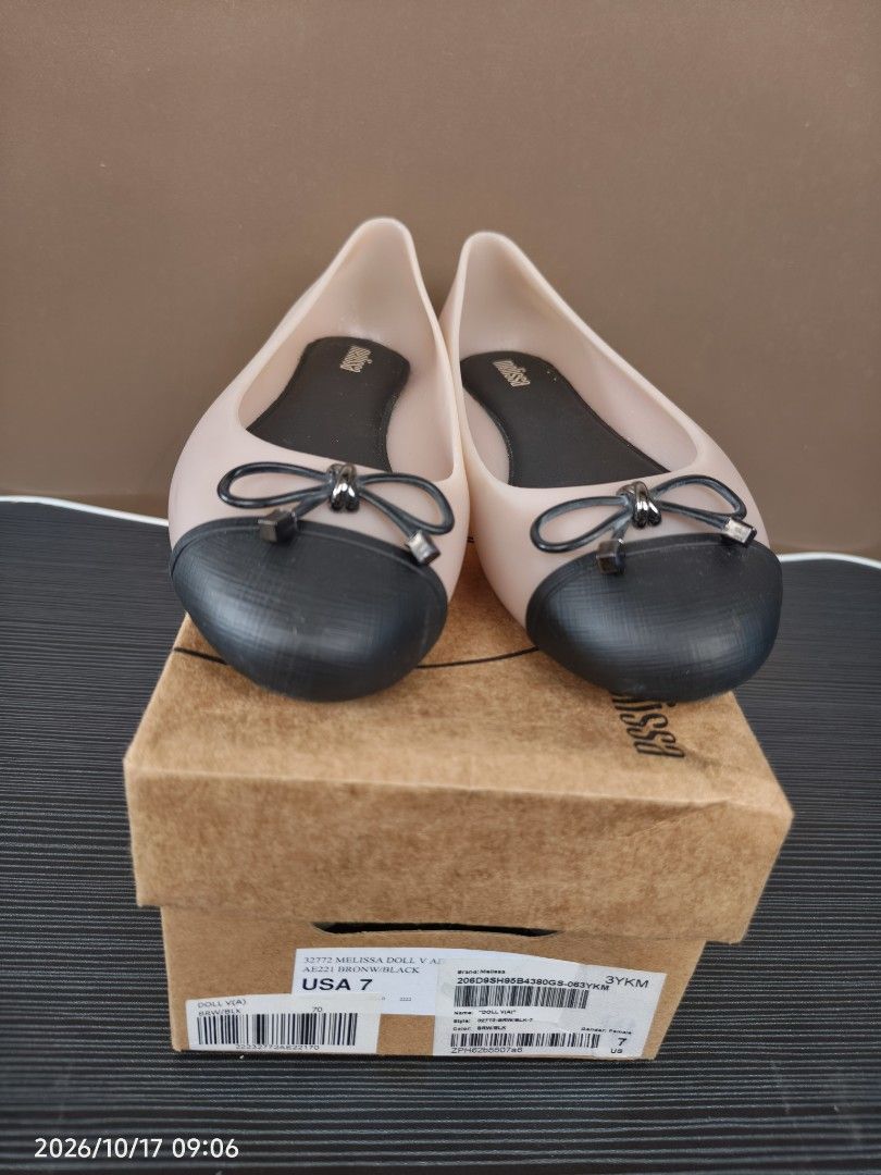 Melissa Doll V AD Brown/Black US 7 (Category: Flats & Sandals) located in Bulacan. Submitted by rheenm04 (Listing ID 1468506637, Image 3). Description: .