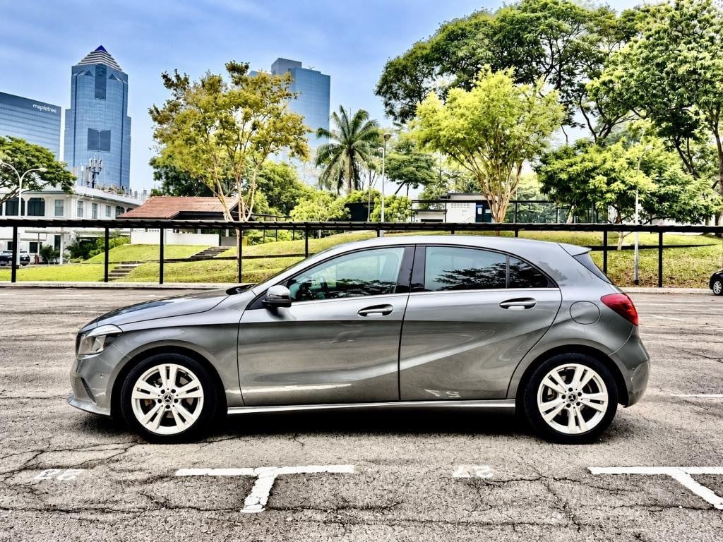 Mercedes-Benz A-Class A180 Style (A) (Category: Used Cars) located in Singapore. Submitted by m_macztech (Listing ID 1468514083, Image 2). Description: ➡️ Features 1.6L 4-cylinder in-line Turbocharged with 7G-DCT (A) Transmission. Fuel Consumption of 17.5km/L with 50L Tank Capacity ℹ️ Accessories Android Infotainment with Apple/Android Carplay, Dual Electric Seats, Reverse Camera/Sensor, Keyless Entry/Start, Auto Halogen headlights ✅ Regularly Se
