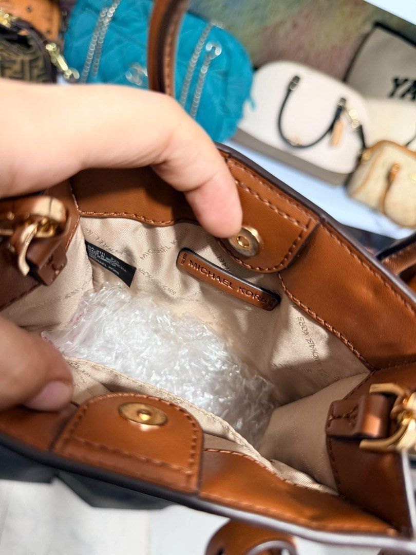 Michael Kors (Category: Luxury Bags & Wallets) located in Trece Martires City. Submitted by preluvcav (Listing ID 1468528757, Image 3). Description: .