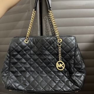 (Category: ) located in . Submitted by lovegclothingph (Listing ID 1468650547, Image 1). Description: .