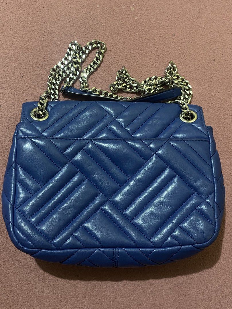 Micheal Kors Bag in Blue Silver Hardware (Category: Shoulder Bags) located in Quezon City. Submitted by luckyg4l (Listing ID 1468647143, Image 3). Description: negotiable authentic .