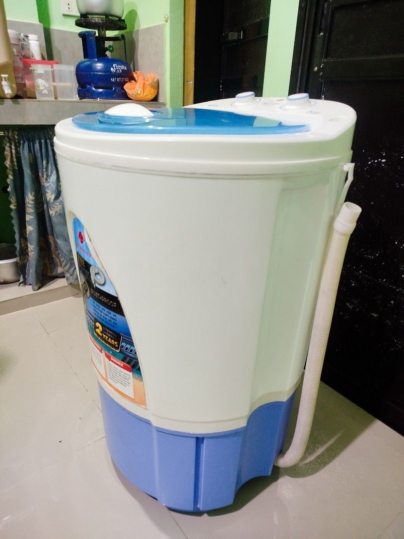 Micromatic Twist-A-Matic Washing Machine (Category: Washing Machines and Dryers) located in Antipolo. Submitted by brnscl (Listing ID 1468621960, Image 3). Description: FOR SALE: Micromatic Single Tub Washing Machine (8.0kg) Presyo: ₱2,000 (Negotiable pa para sa sure buyer!) Details: * Brand: Micromatic (Model: MWM-850) * Capacity: Malaki (8.0 kg), kasya pati makakapal na kumot * Condition: Secondhand pero in very good working condition. Walang s