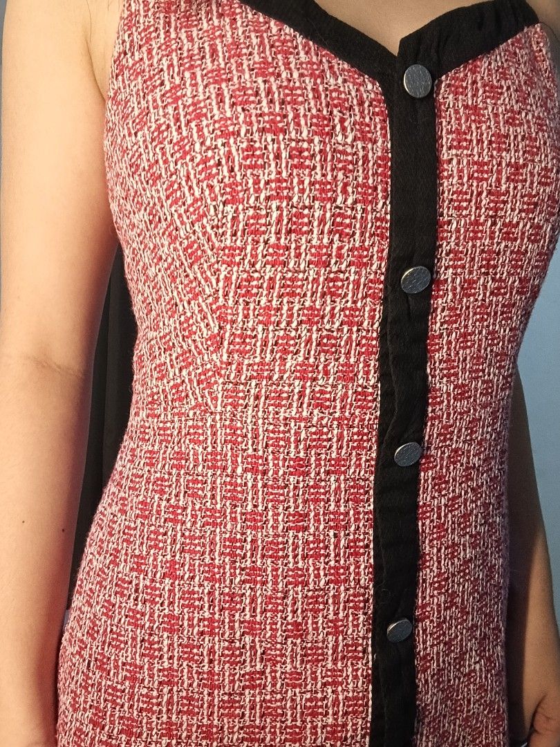Mini tweed dress (Category: Dresses) located in Bulacan. Submitted by florasinta (Listing ID 1468546522, Image 3). Description: .