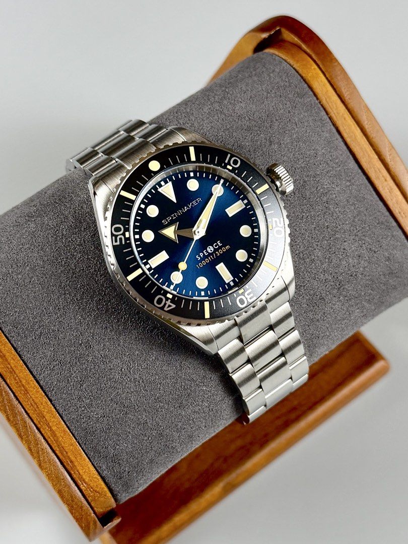 MINT Spinnaker “Spence 300 - Navy Blue” Hi-Beat Automatic Diver (Category: Men's Watches) located in Quezon City. Submitted by fluxcapacitorjp (Listing ID 1468669805, Image 1). Description: MINT Spinnaker “Spence 300 - Navy Blue” Hi-Beat Automatic Diver - Can be rated 9.6/ 10, close to new. - Watch, inner and outer box, papers and complete links. - 40mm case diameter. - Sapphire crystal with AR coating. - Stainless steel case. - Stainless steel b
