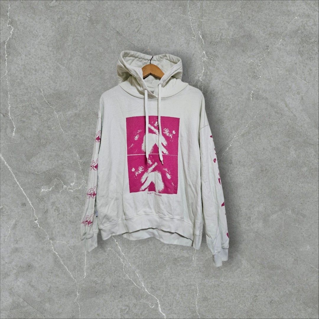 Misfits mad minds white hoodie (Category: Coats, Jackets and Outerwear) located in Baguio. Submitted by fadexquisite (Listing ID 1468575017, Image 1). Description: Misfits mad minds white hoodie Size12 on tag fits large 27x25 Excellent condition 500 plus ship fee.