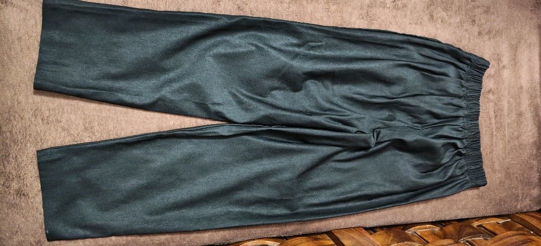 Missy M Black Straight Leg Pants (Category: Jeans) located in Manila. Submitted by snz_shop (Listing ID 1468533408, Image 3). Description: - Brand: Missy M - Style: Black straight leg pants - Waist: Super comfy elastic waistband for easy pull-on - Fabric: Nice textured material with a subtle sheen - Fit: Clean lines and relaxed fit through the legs - Versatility: Great for daily casual wear or dressing up slightly.