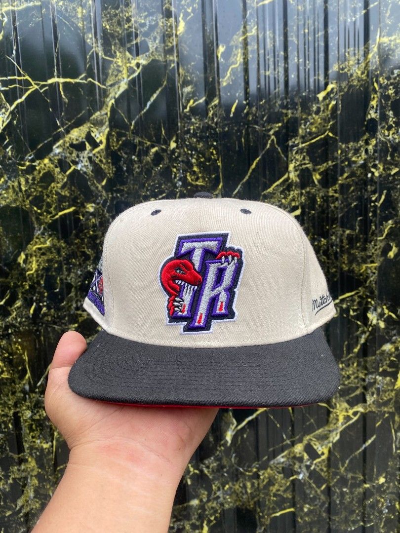 Mitchell And Ness X Toronto Raptors Fitted Hat (Category: Caps & Hats) located in Zamboanga. Submitted by thriftbyeems (Listing ID 1468574735, Image 1). Description: Baka gusto mo? size 7 5/8.