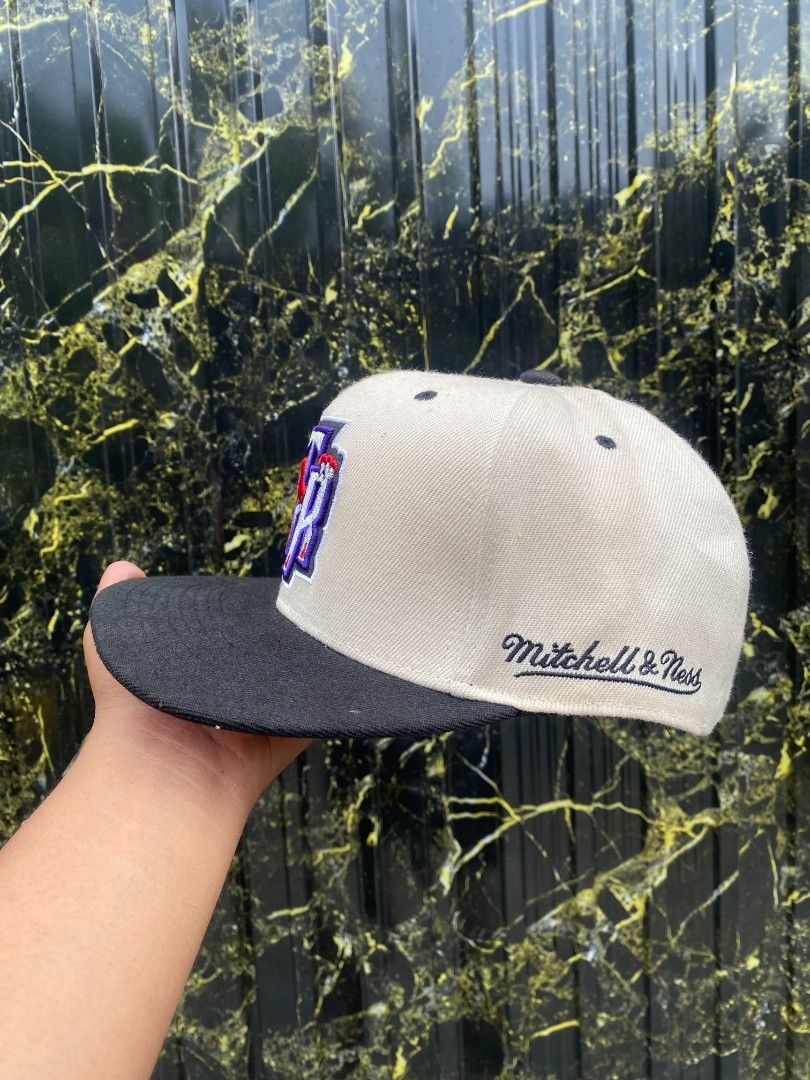 Mitchell And Ness X Toronto Raptors Fitted Hat (Category: Caps & Hats) located in Zamboanga. Submitted by thriftbyeems (Listing ID 1468574735, Image 2). Description: Baka gusto mo? size 7 5/8.