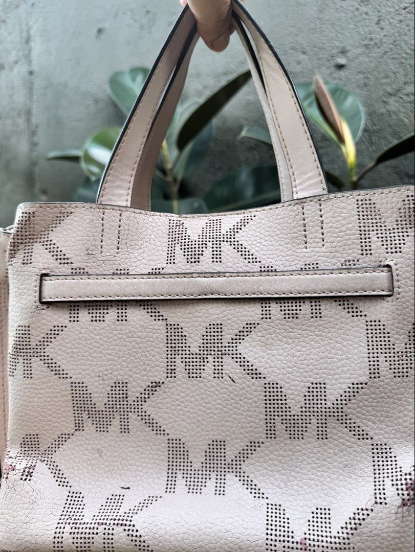 Mk Emilia Small Satchel Bag (Category: Cross-body Bags) located in Quezon City. Submitted by mhyloves21 (Listing ID 1468542166, Image 3). Description: with not visible flaws (see picture) .