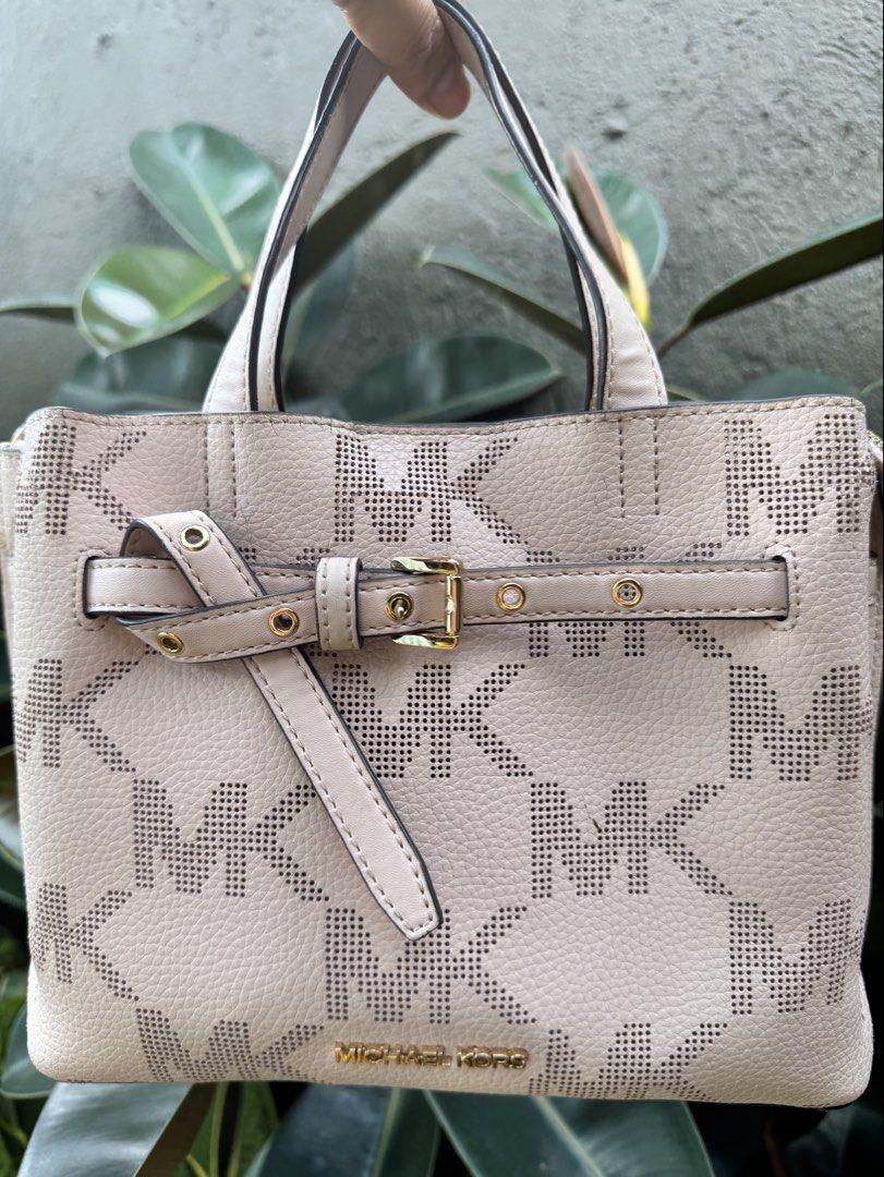 Mk Emilia Small Satchel Bag (Category: Cross-body Bags) located in Quezon City. Submitted by mhyloves21 (Listing ID 1468542166, Image 1). Description: with not visible flaws (see picture) .