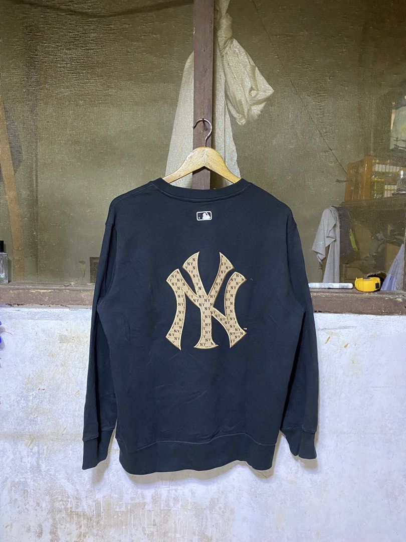 MLB CREWNECK (Category: Hoodies) located in Davao. Submitted by giegarments (Listing ID 1468640953, Image 2). Description: MLB GOLD MONOGRAM CREWNECK Size:large 23x27 -no issue -asnew condition -need wash -9.5/10 color rate -complete tags -authentic -embroidery logo -solid fittings 500freeshipping(negotiable).