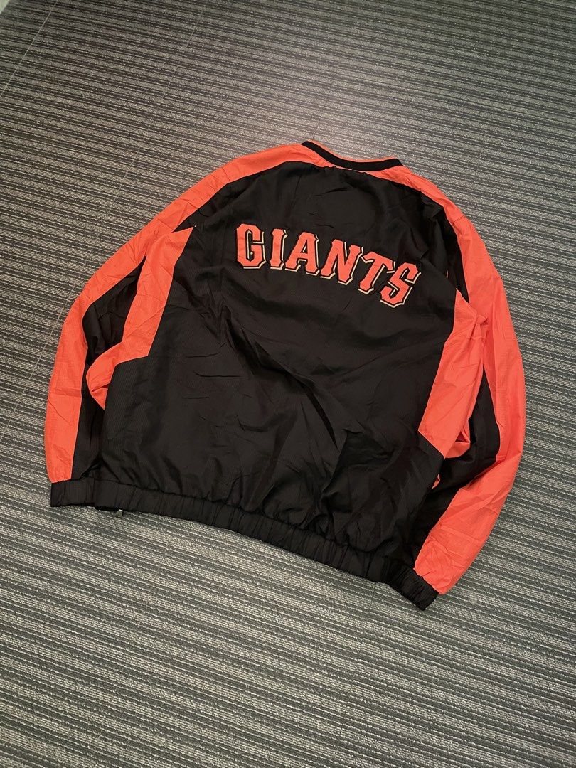MLB Windbreak (Category: Coats, Jackets and Outerwear) located in Iloilo. Submitted by chillbill11 (Listing ID 1468554247, Image 2). Description: Medium on tag but can fit to Large Boxy fit Width: 24 Length: 26 Excellent condition 9/10 color rate No issue.