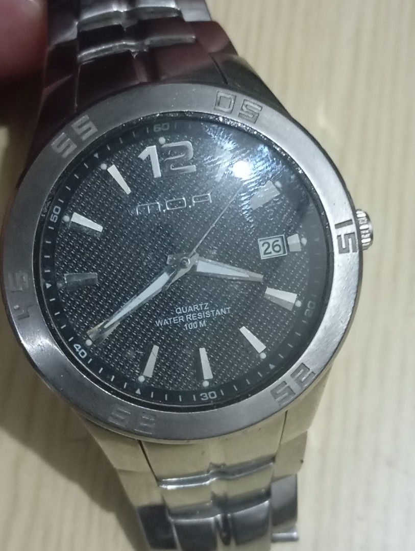 Moa unisilver (Category: Men's Watches) located in Las Pinas. Submitted by quick_deals_great_finds2 (Listing ID 1468655168, Image 2). Description: Original good working condition Quartz with battery 40mm Fits wrist size 6.8 inches.