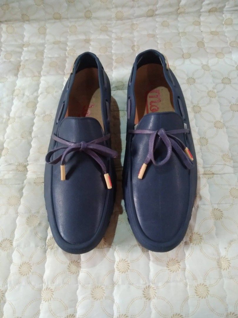 Mocks Rubber Loafers Size 9 (Category: Sneakers) located in Zamboanga. Submitted by nurbya898048 (Listing ID 1468667856, Image 3). Description: Size us9 eur42 cm27 Excellent condition Presentable, no flaws Dark blue color way Check all photos for details 1250+shipping fee.