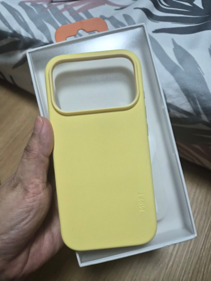 Moft Iphone 17 Pro Case (Category: Cases & Sleeves) located in Manila. Submitted by abbie0309296694 (Listing ID 1468589199, Image 2). Description: .