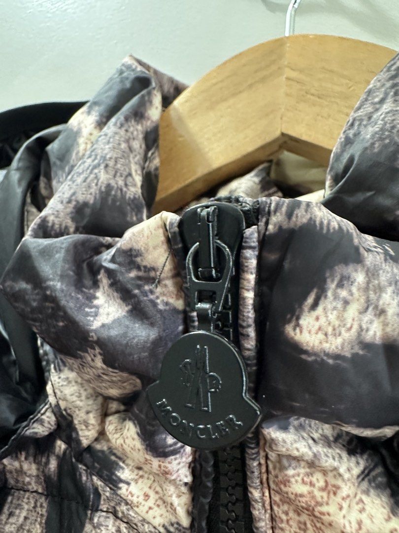 Moncler Saby Leopard-Print Down Jacket (Category: Coats, Jackets and Outerwear) located in Baguio. Submitted by .daryl (Listing ID 1468659246, Image 3). Description: 19 width 24 length .