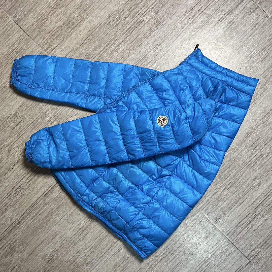 Moncler Light Puffer Jacket (Category: Coats, Jackets and Outerwear) located in Cebu City. Submitted by franceuy (Listing ID 1468578060, Image 3). Description: Excellent Condition No Issue W-18.5 L-25 Color rate: 10/10 Cebu City 📍.