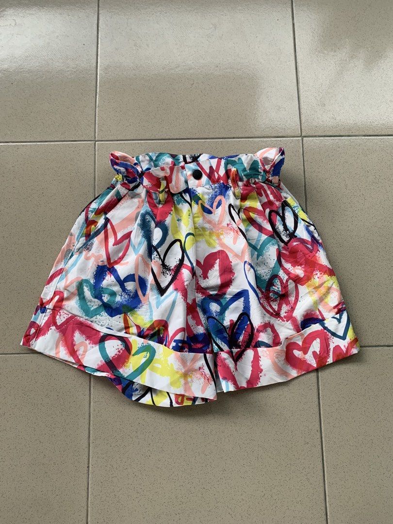 Moncler Shorts (Category: Shorts) located in Cotabato. Submitted by clarence0918 (Listing ID 1468656875, Image 1). Description: Waist 26-30 Excellent to new no issue 10/10 color rate.
