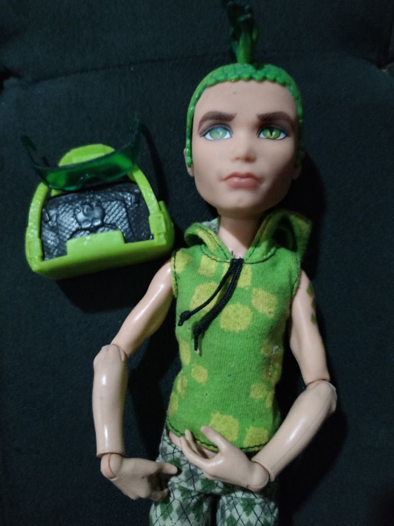 Monster high deuce gorgon (Category: Figurines & Statues) located in Bacolod City. Submitted by frnzcelestial (Listing ID 1468592041, Image 1). Description: With bag and glasses Wysiwyg Flaw: May mga maliit na butas po yung top niya 600php No lp na po.